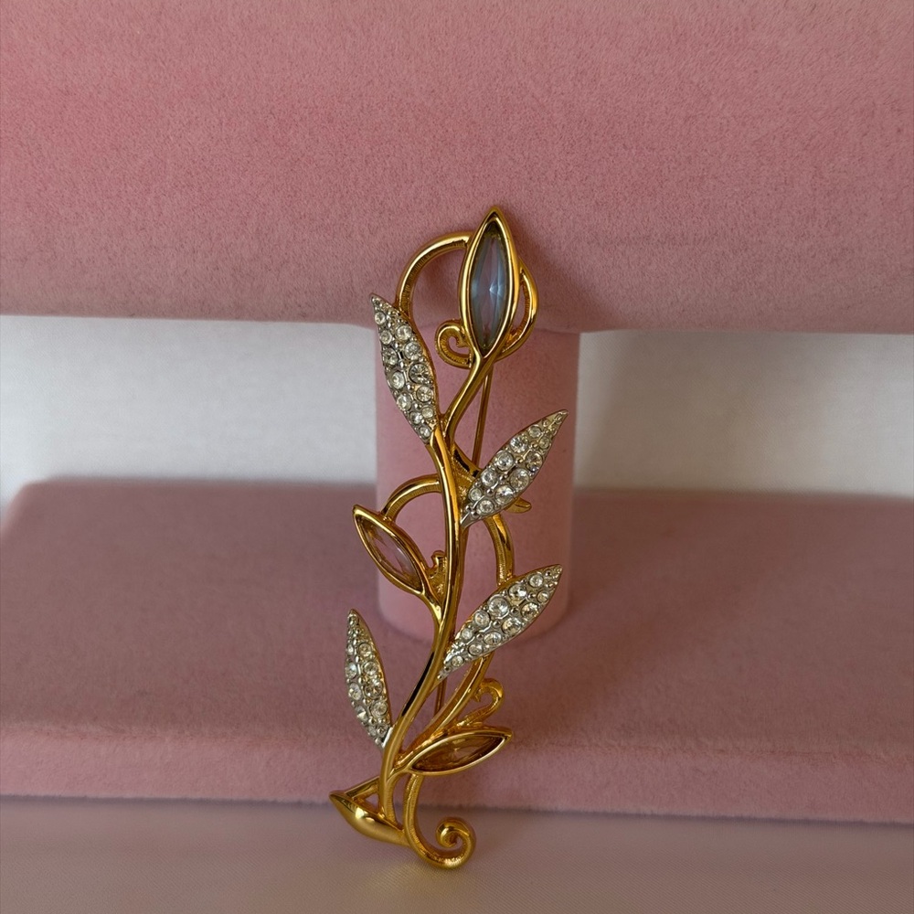 Authentic Vintage Swarovski Gold-Plated Crystal Floral Spray Brooch –Swan Signed